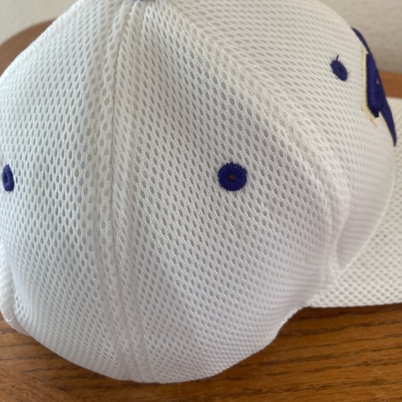 UNIVERSITY of WASHINGTON by T.E.I. Baseball Cap with adjustable back closure OS - Picture 4 of 7